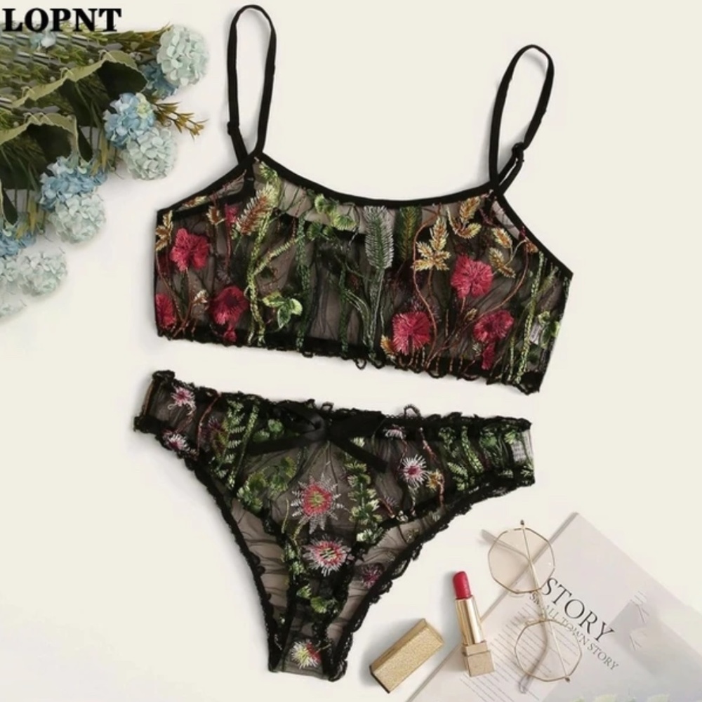 Lingerie Black Lace Embroidered Panty and Bralette